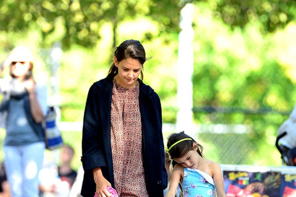 katie holmes victoria beckham 0041