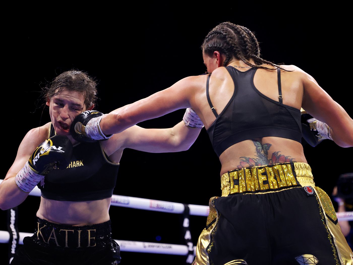 katie taylor vs chantelle cameron card 0014