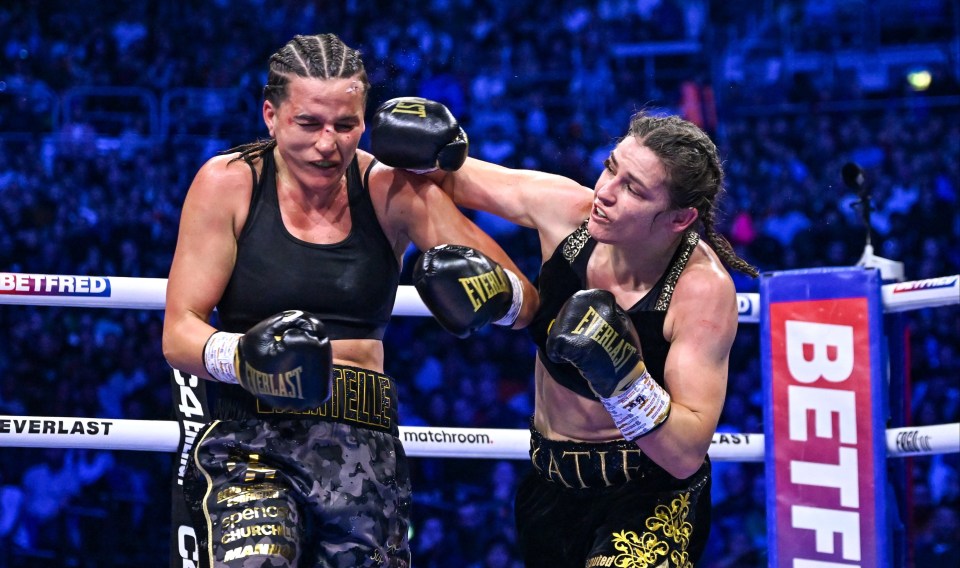 katie taylor vs chantelle cameron card 0015