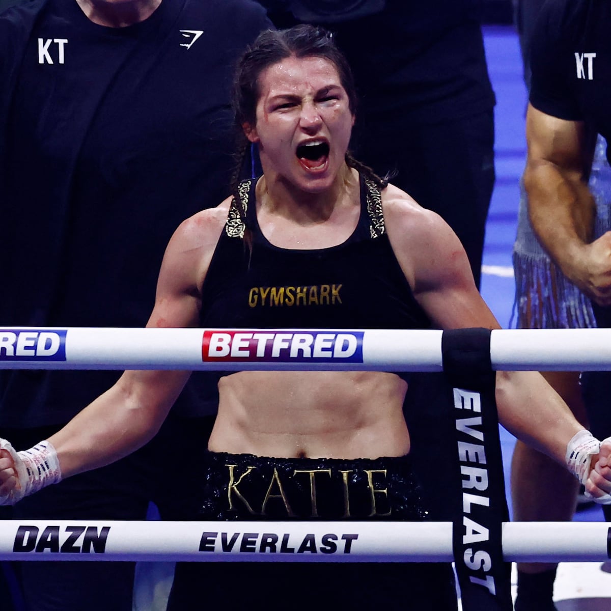 katie taylor vs chantelle cameron card 0019