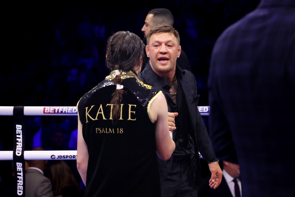 katie taylor vs chantelle cameron card 0037