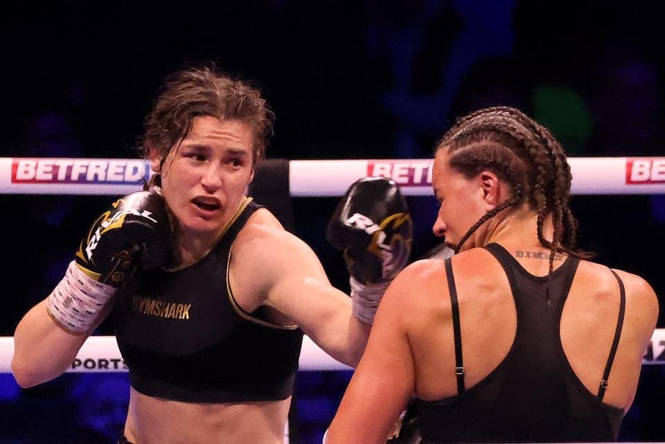katie taylor vs chantelle cameron card 0040