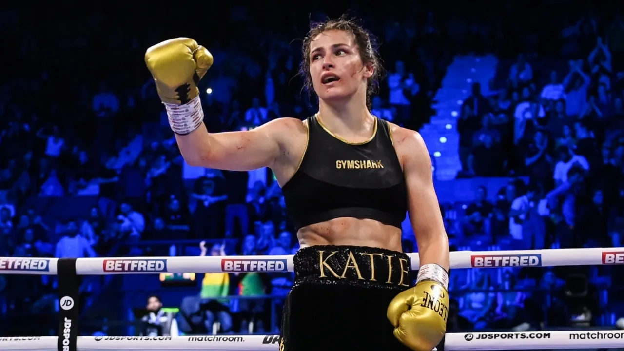katie taylor vs chantelle cameron card 0044