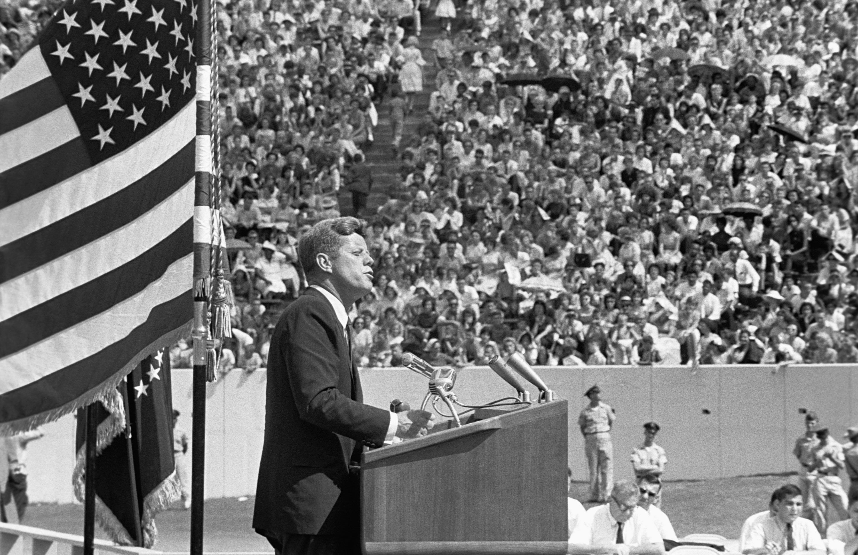 kennedy and moon 0014