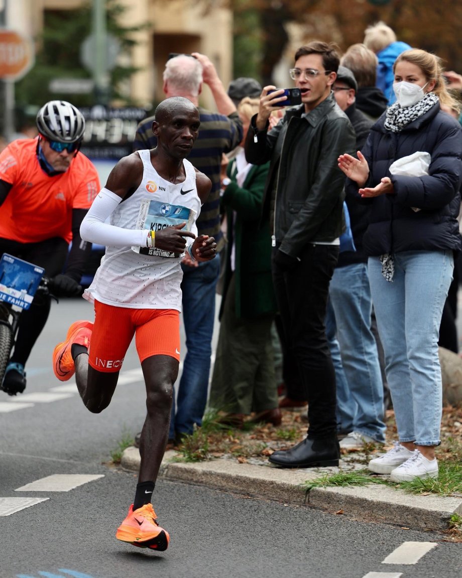 Kipchoge training regimen.