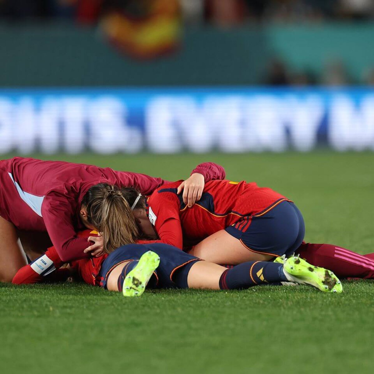 kosovare asllani current teams 0072