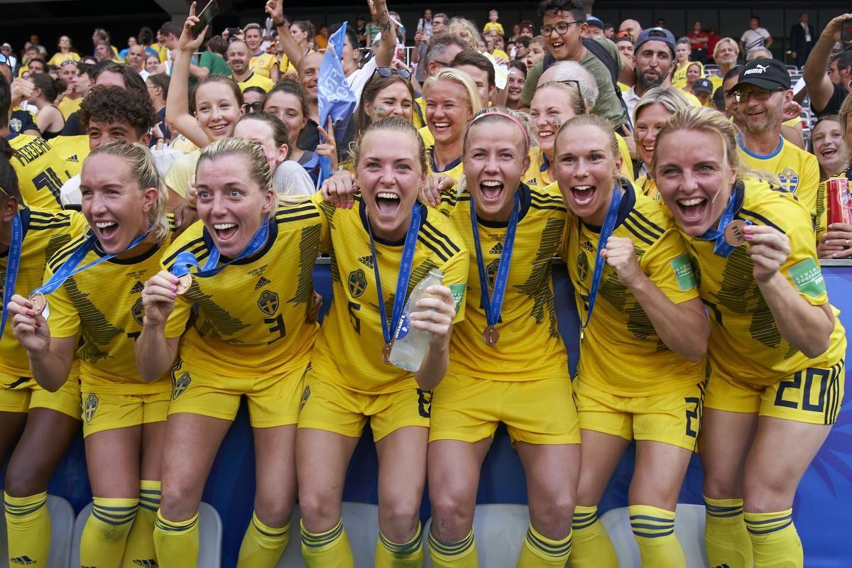 kosovare asllani current teams 0095