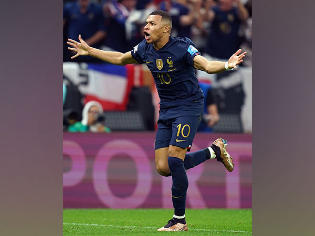 kylian mbappe golden boot 0031