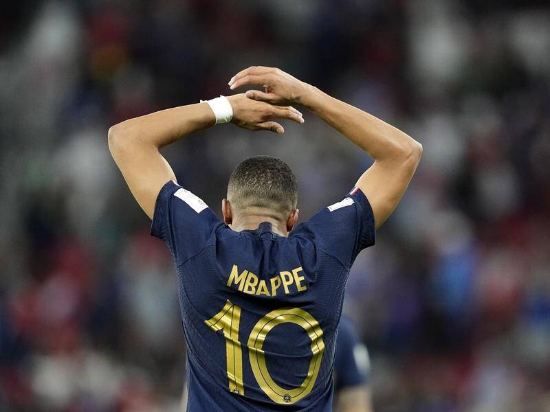 kylian mbappe golden boot 0037