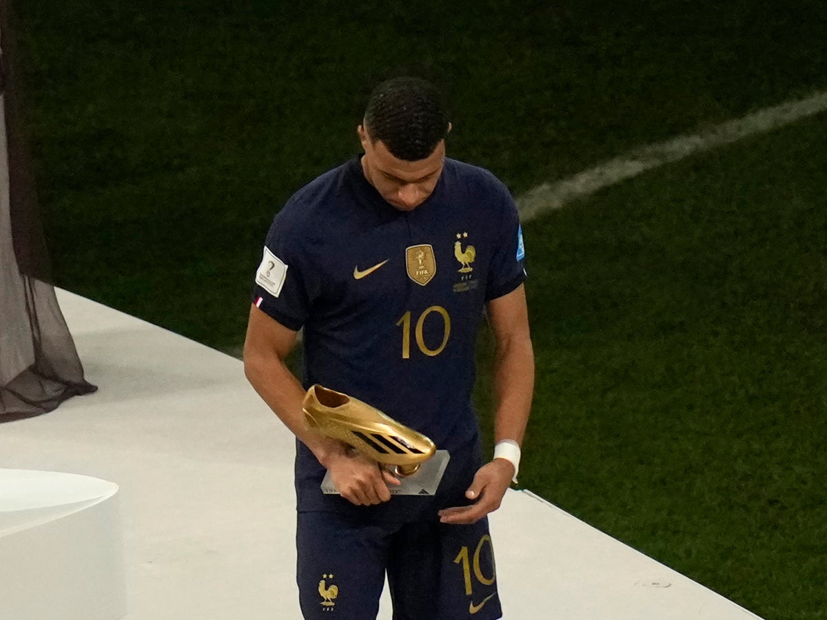 kylian mbappe golden boot 0038