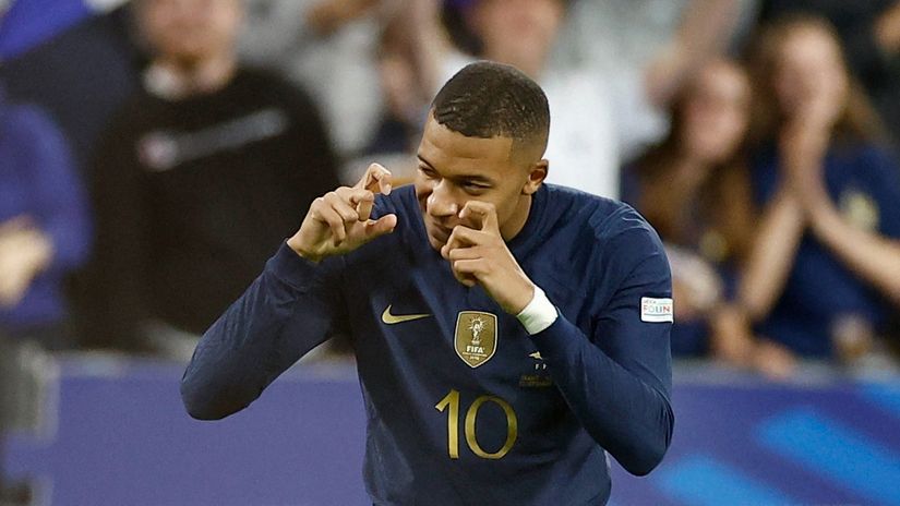 kylian mbappe golden boot 0042