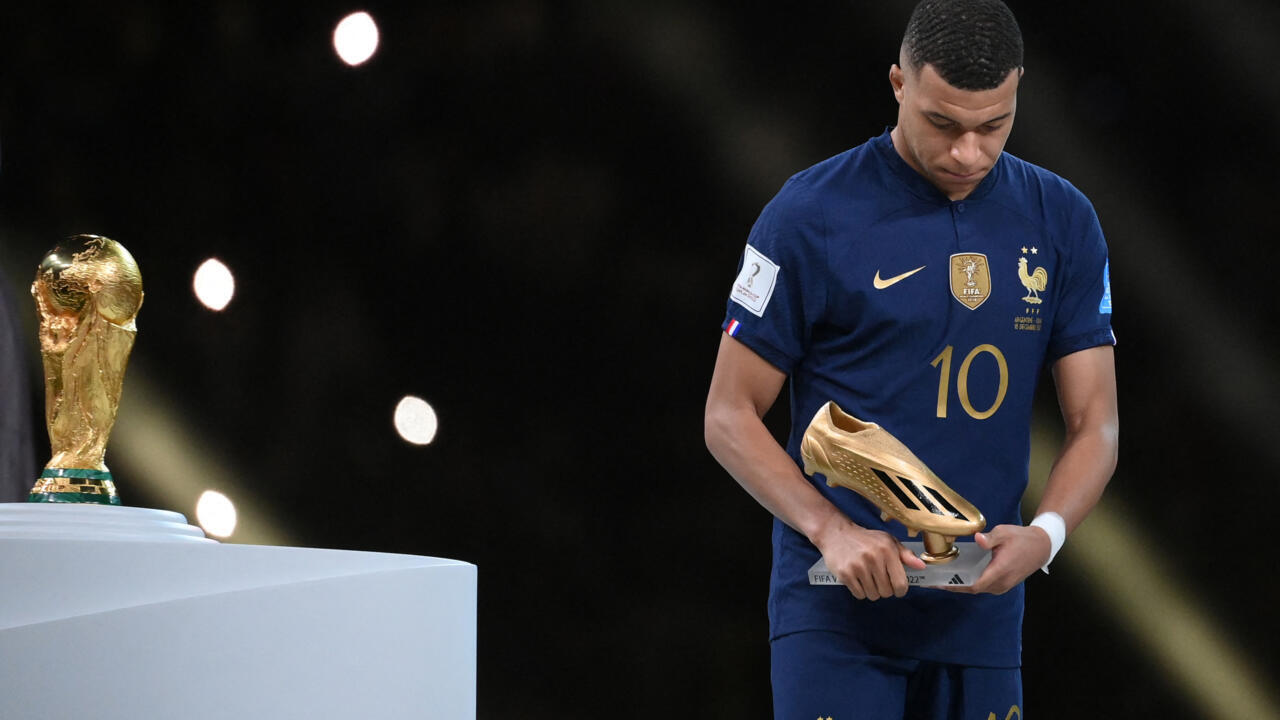 kylian mbappe golden boot 0053