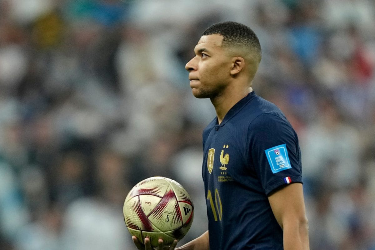kylian mbappe golden boot 0054