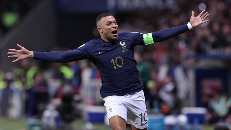 kylian mbappe golden boot 0067