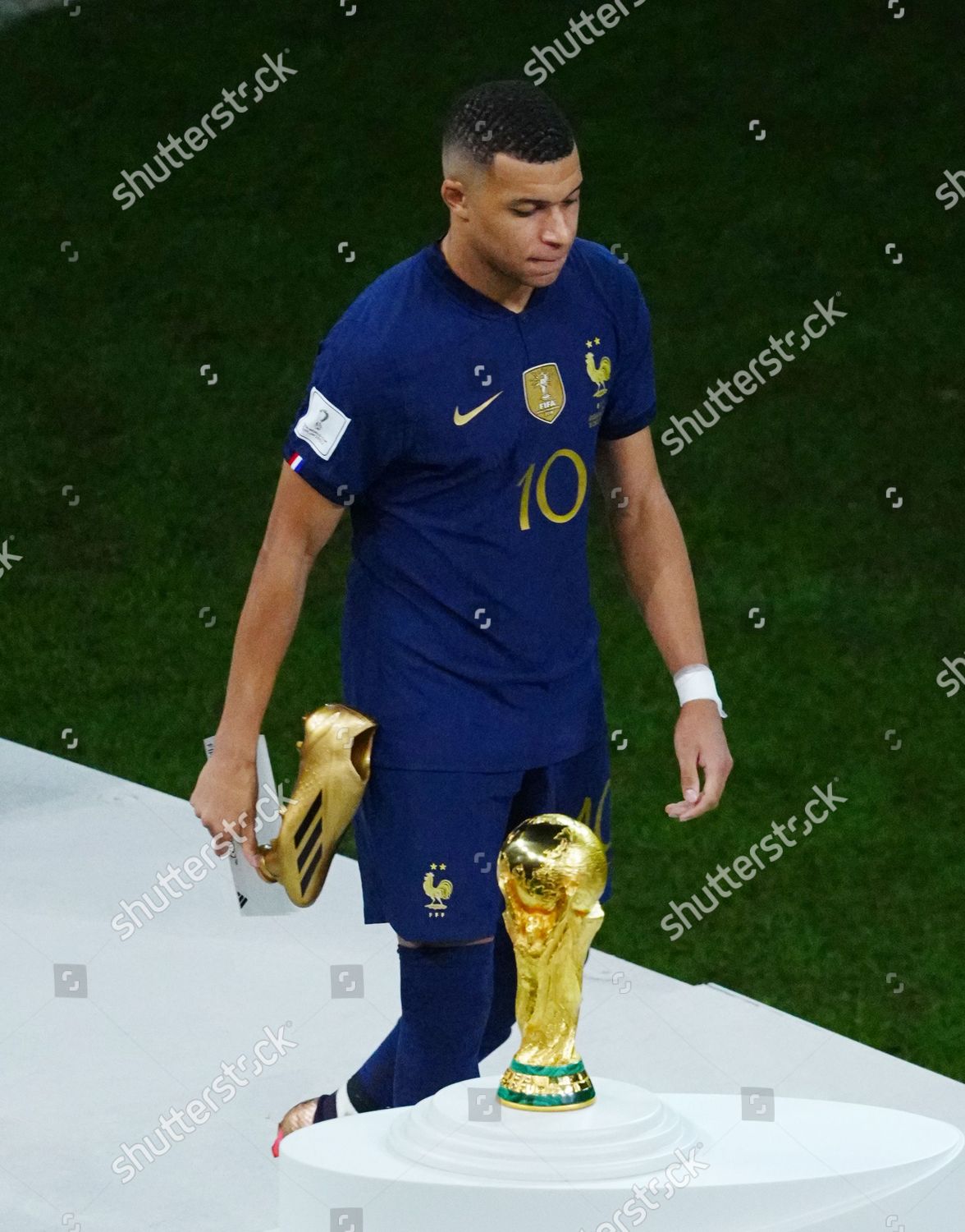 kylian mbappe golden boot 0073
