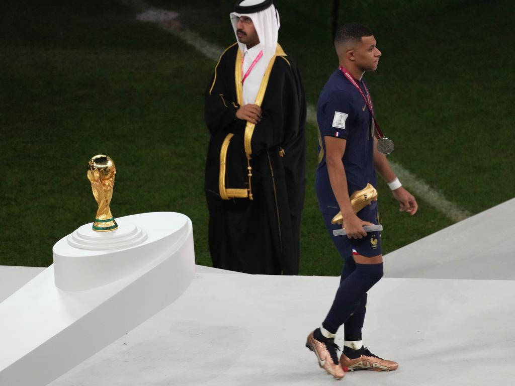 kylian mbappe golden boot 0084