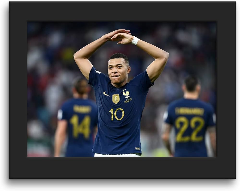 kylian mbappe golden boot 0097