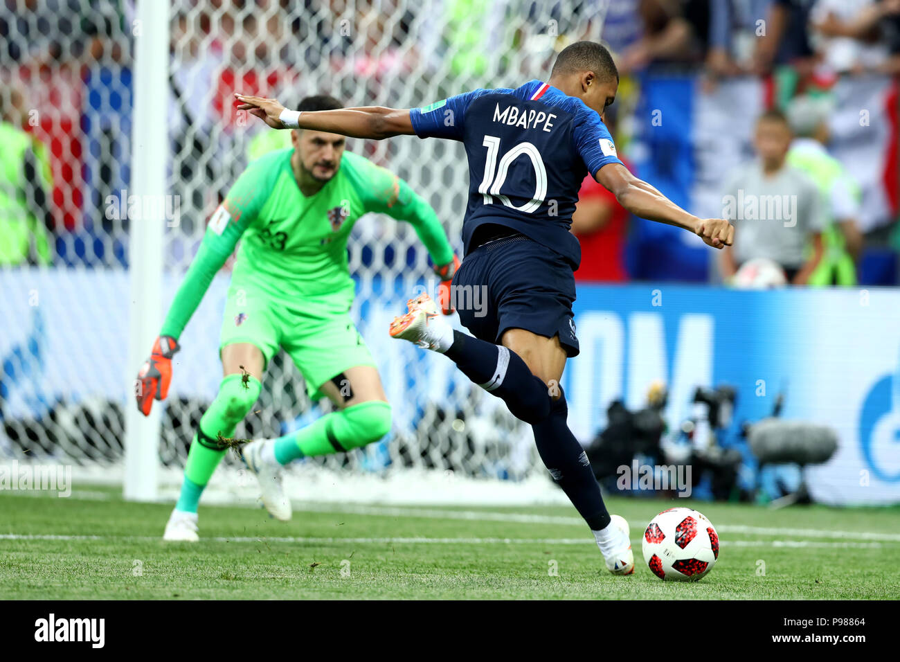 kylian mbappe - world cup 2018 france soccer player wallpapers 0036