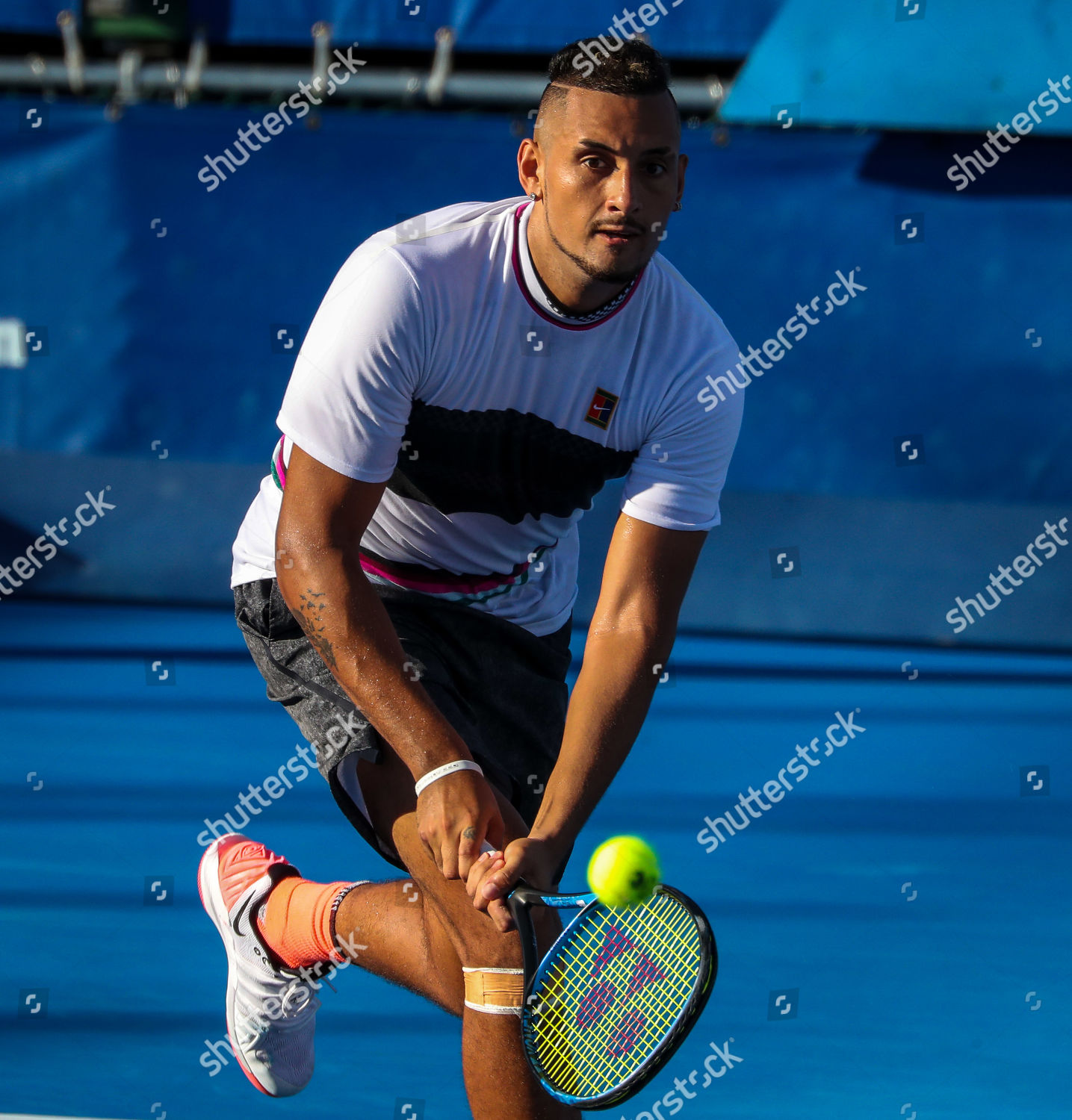 kyrgios backhand tips