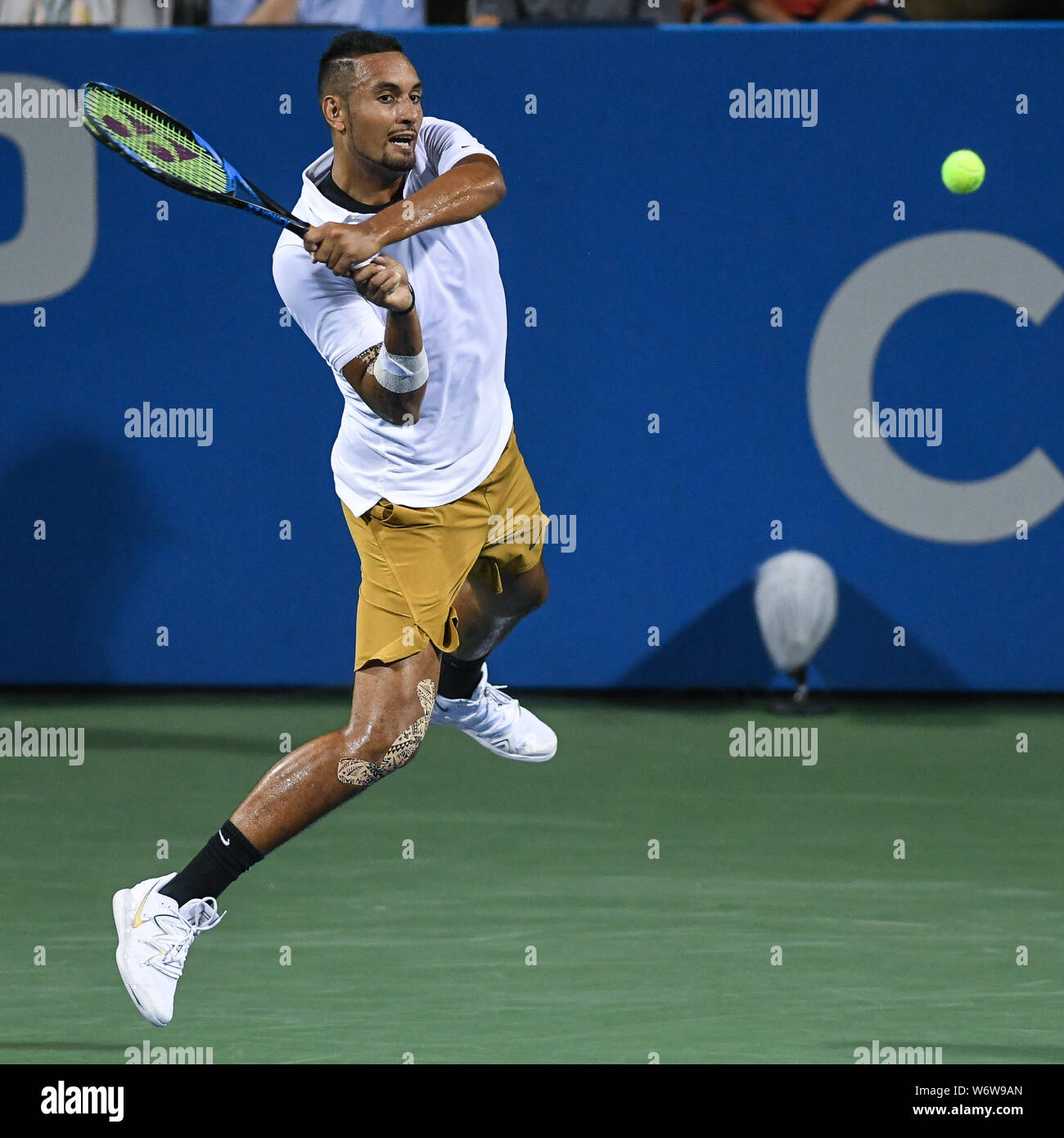 kyrgios backhand 0035