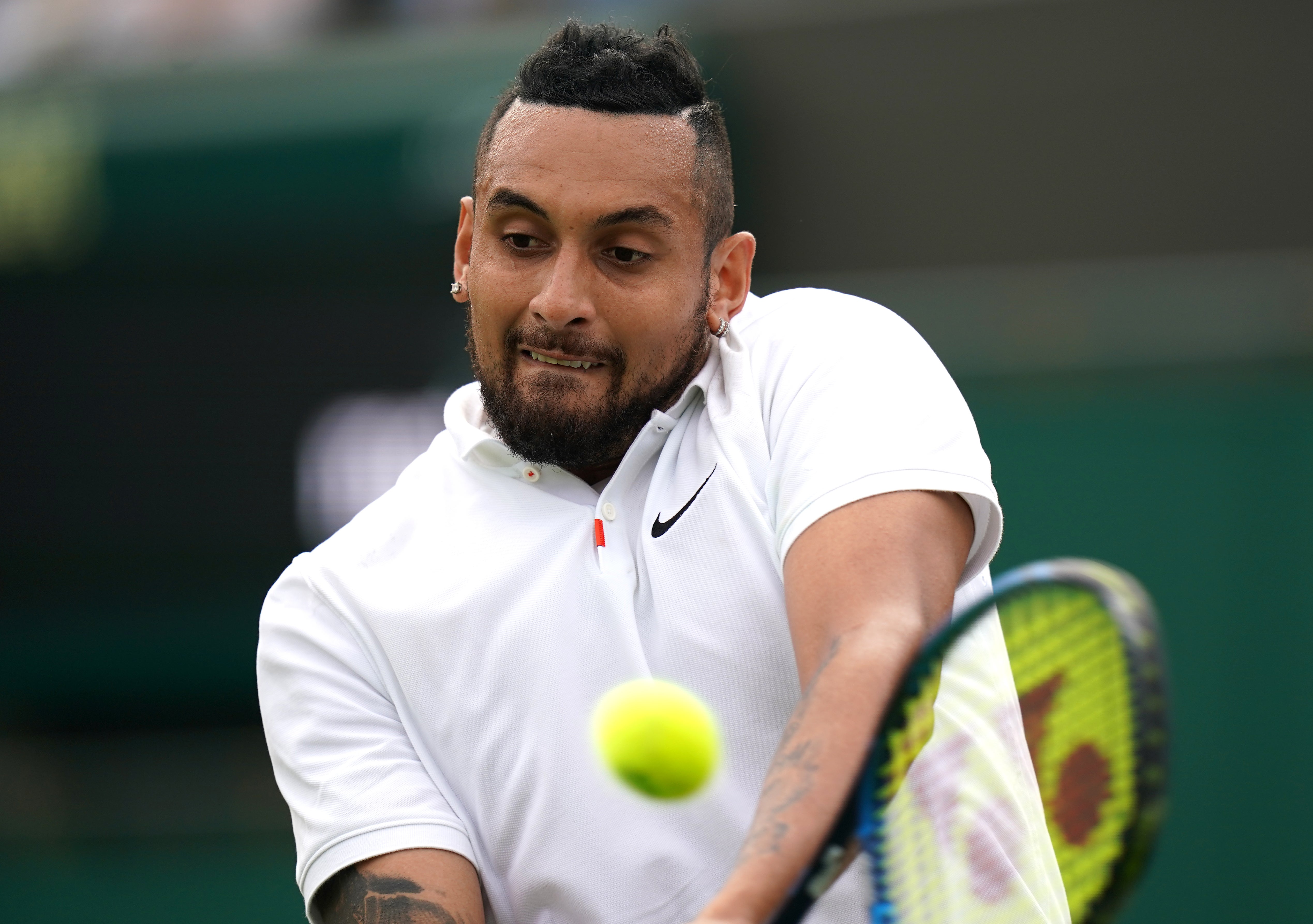 kyrgios backhand 0037