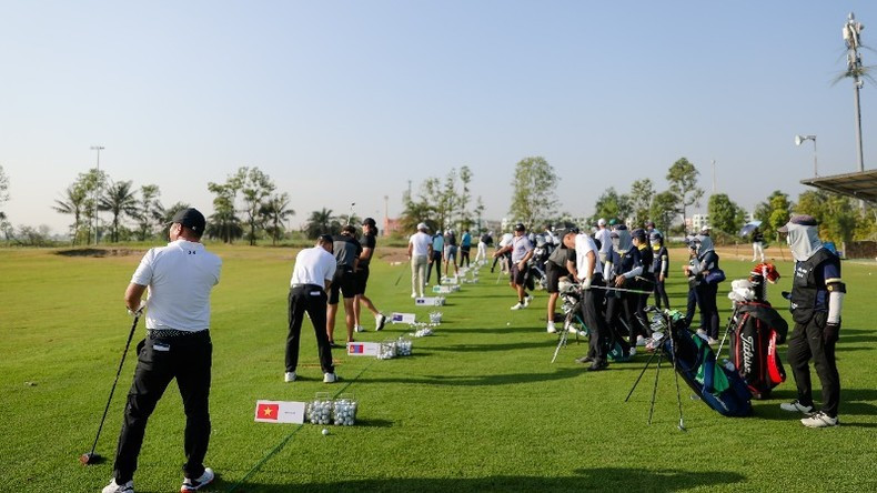 l vu golfer 0045