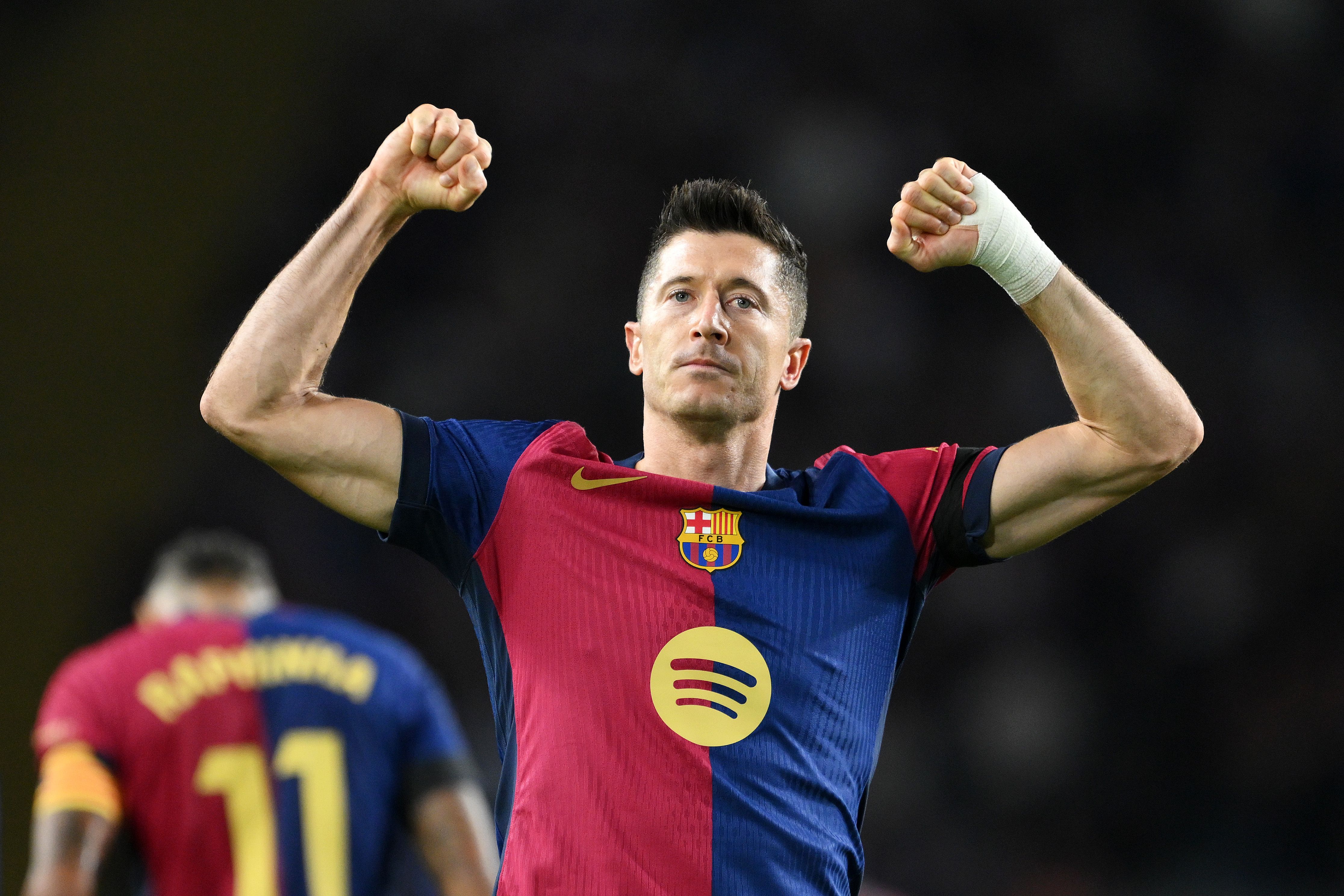 lewandowski vs messi 0038