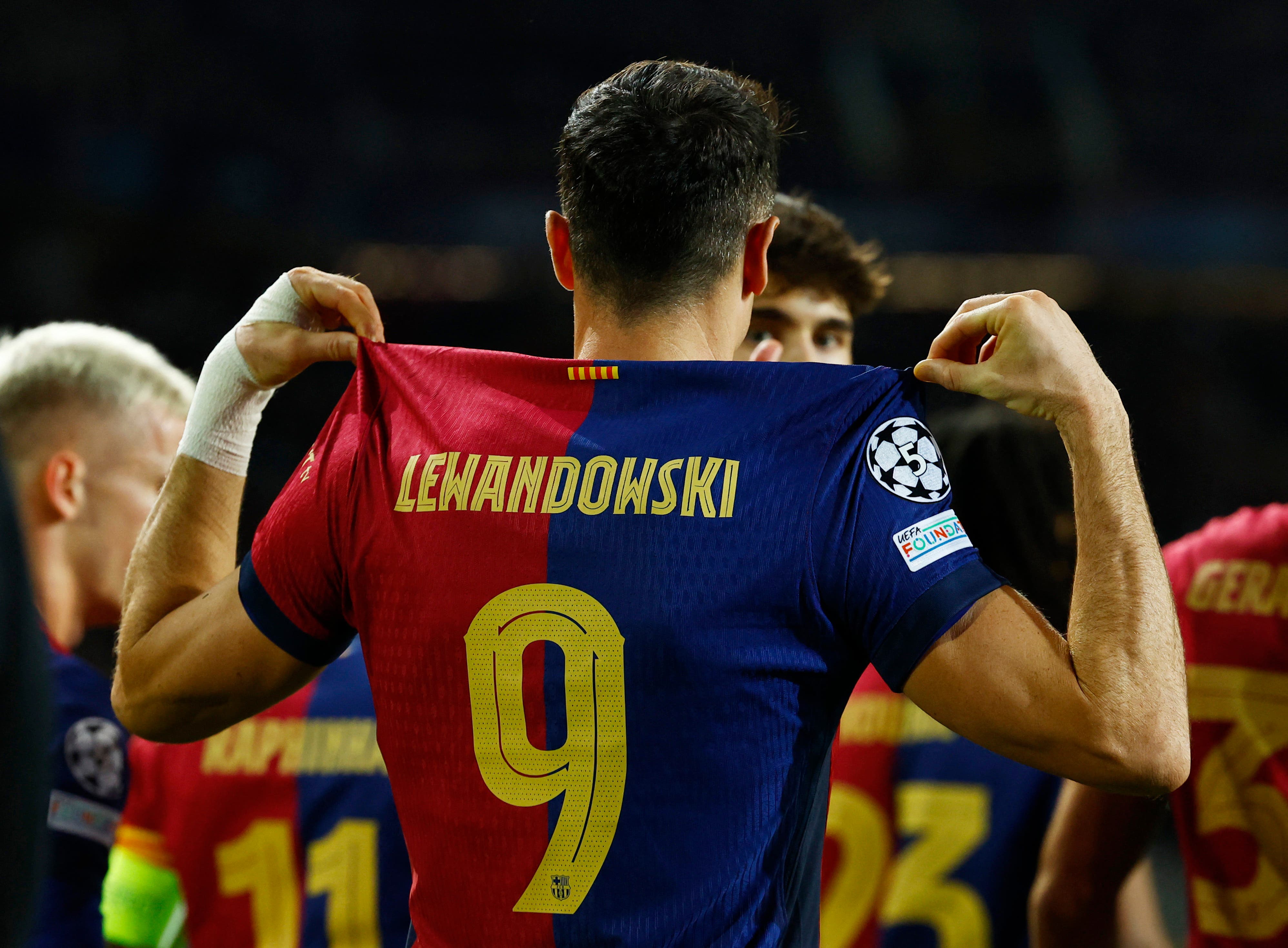 lewandowski vs messi 0048