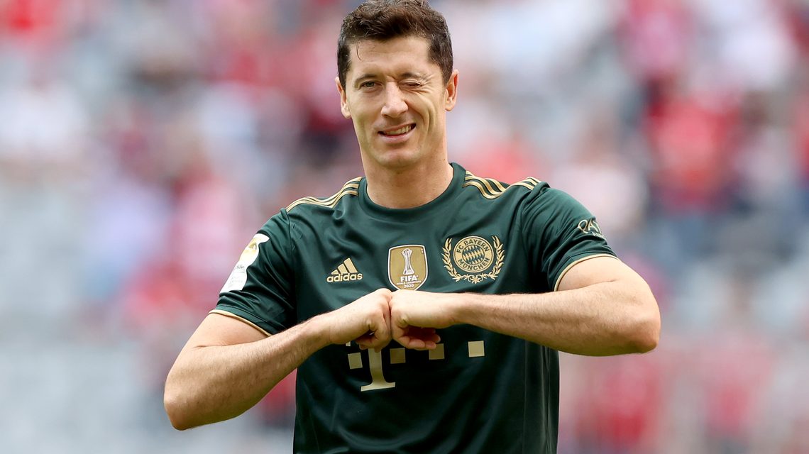lewandowski vs messi 0076