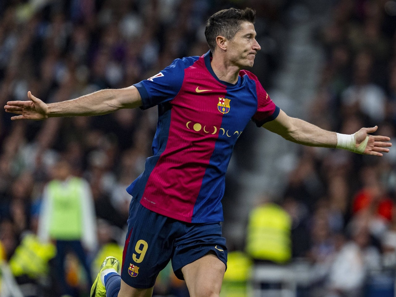 lewandowski vs messi 0080