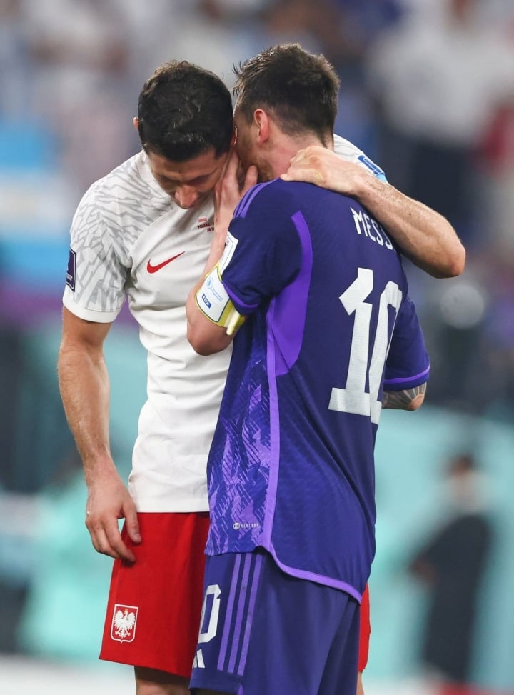 lewandowski vs messi 0084