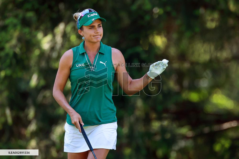 lexi thompson beach 0027