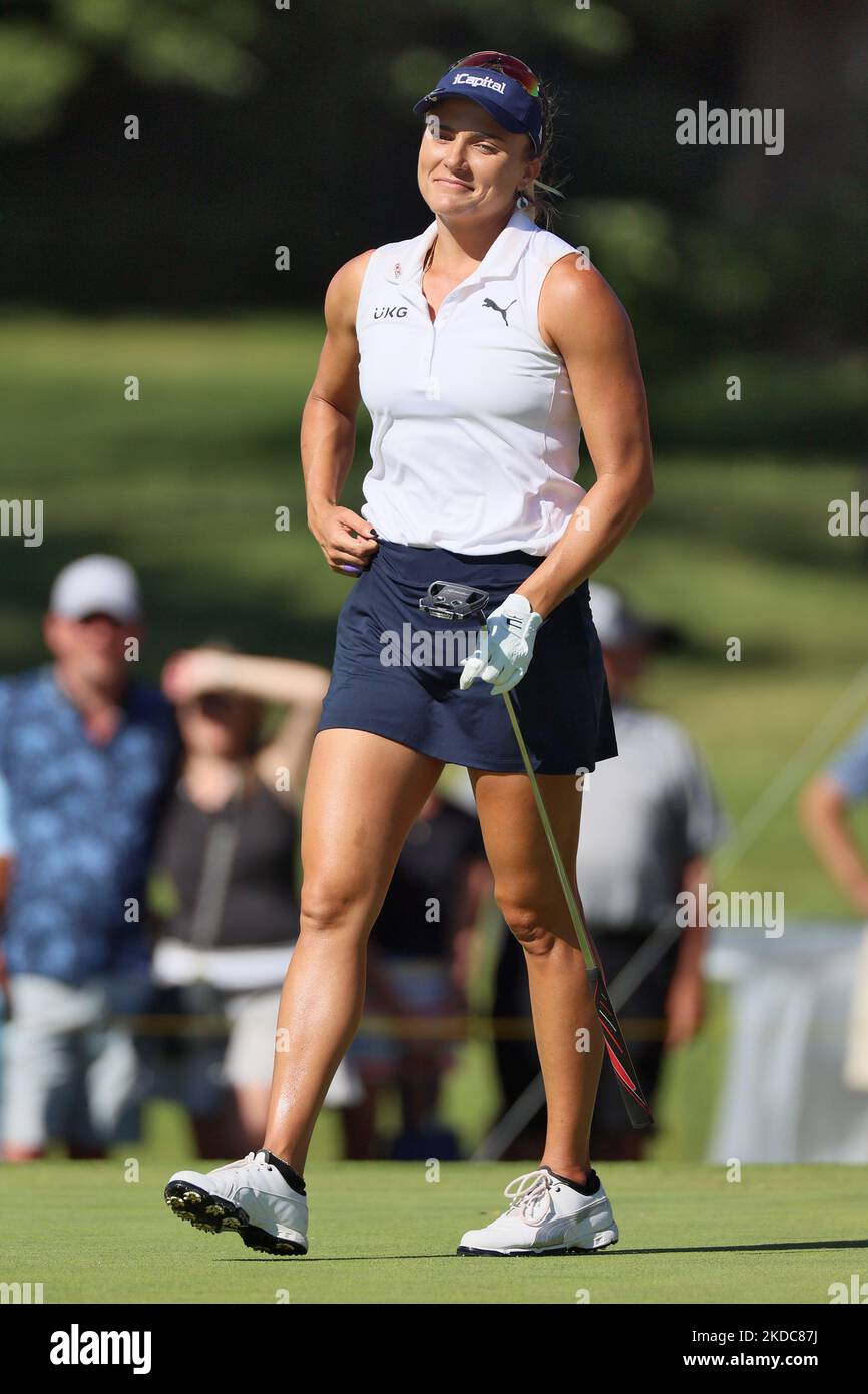 lexi thompson beach 0042