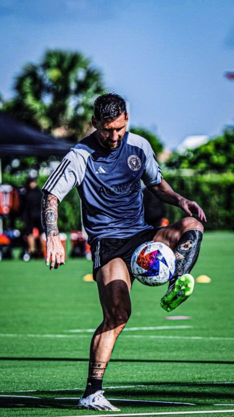 lionel messi eyes 0077