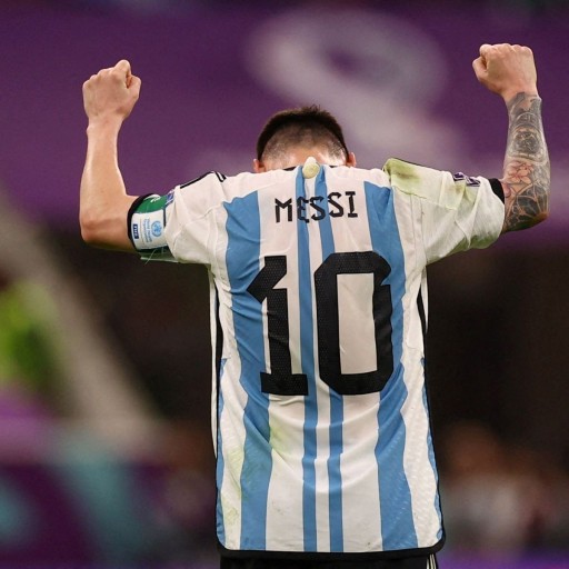 lionel messi eyes 0085