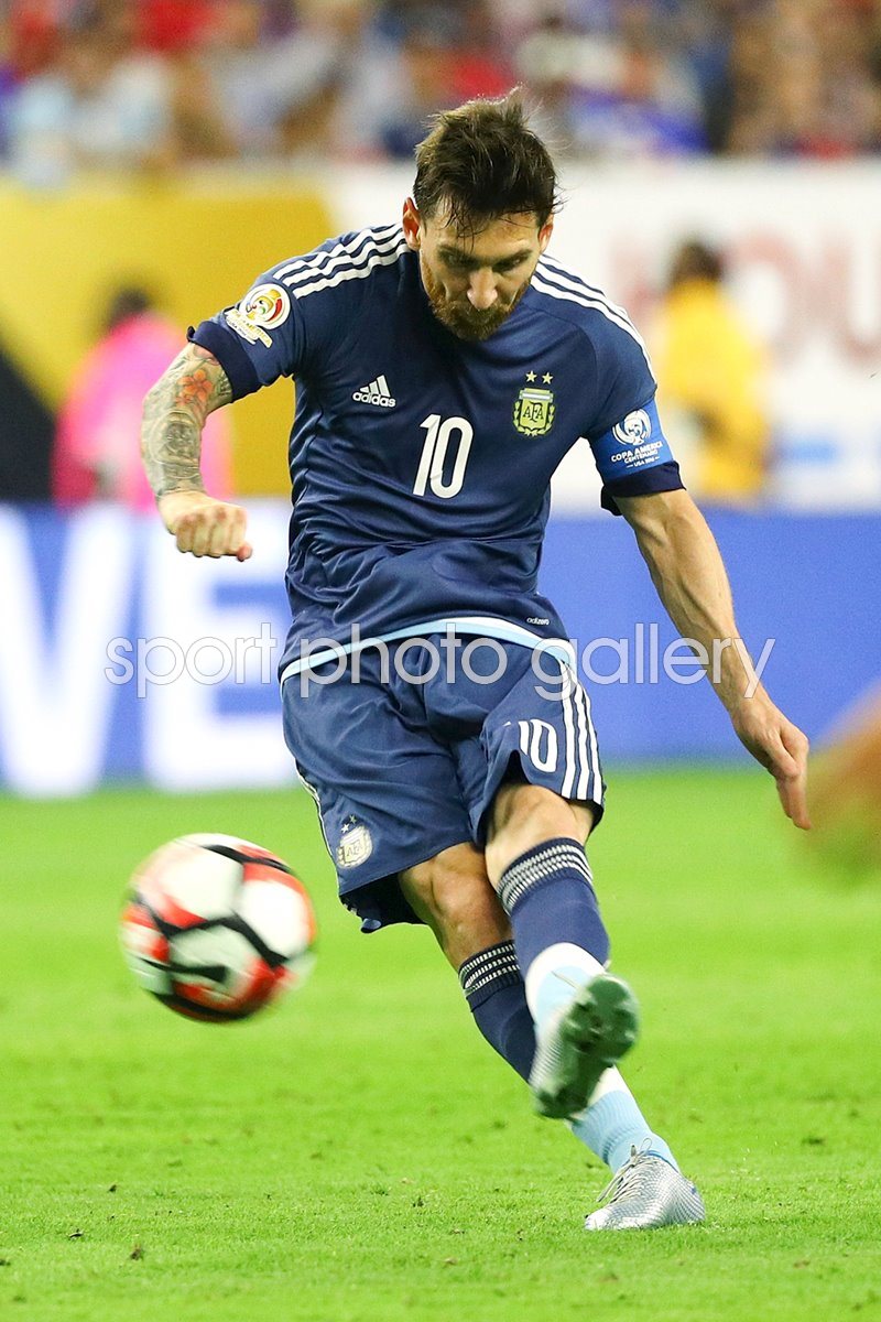 lionel messi free kick art