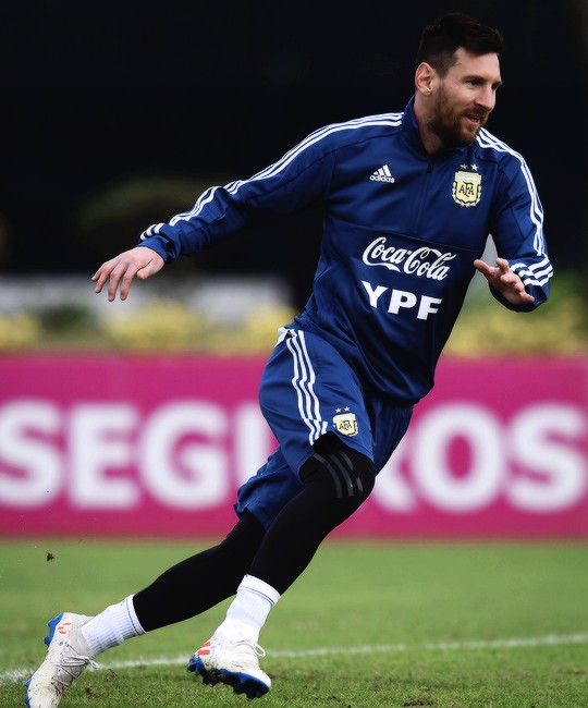lionel messi in a suit 0018