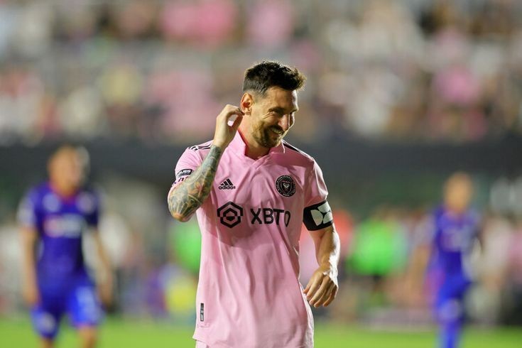 lionel messi in a suit 0027
