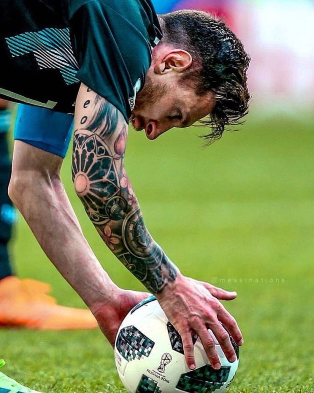 lionel messi in a suit 0028