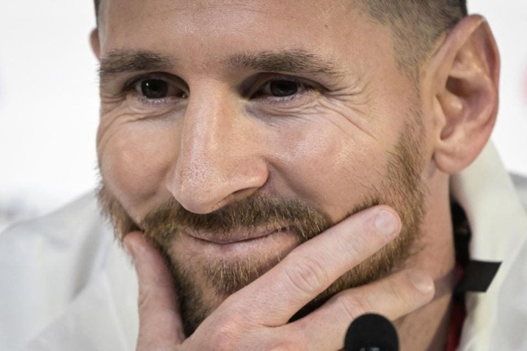 lionel messi in a suit 0071
