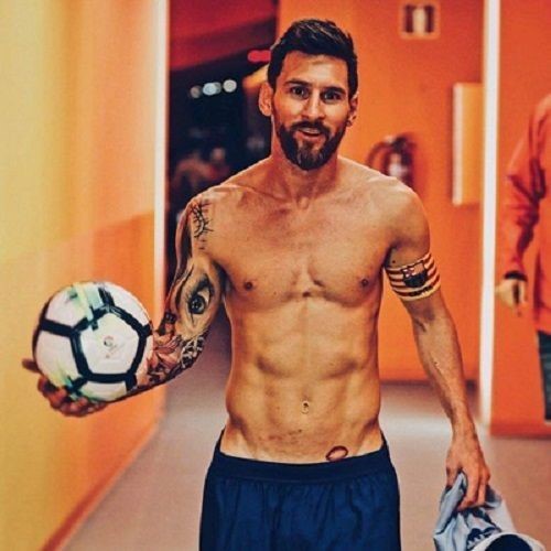 lionel messi in a suit 0095