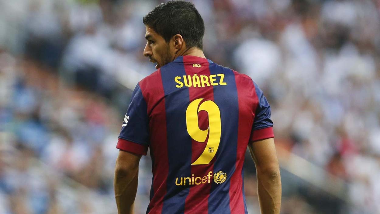luis suarez jersey history
