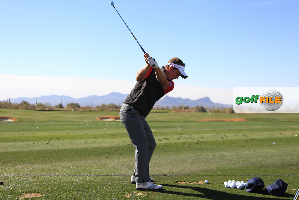 luke donald putting style