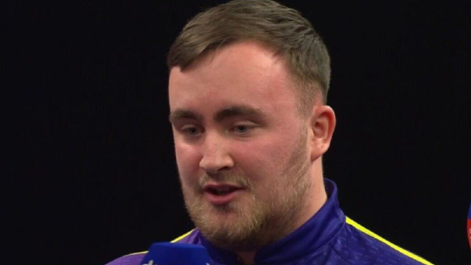 luke littler vs rob cross 0035
