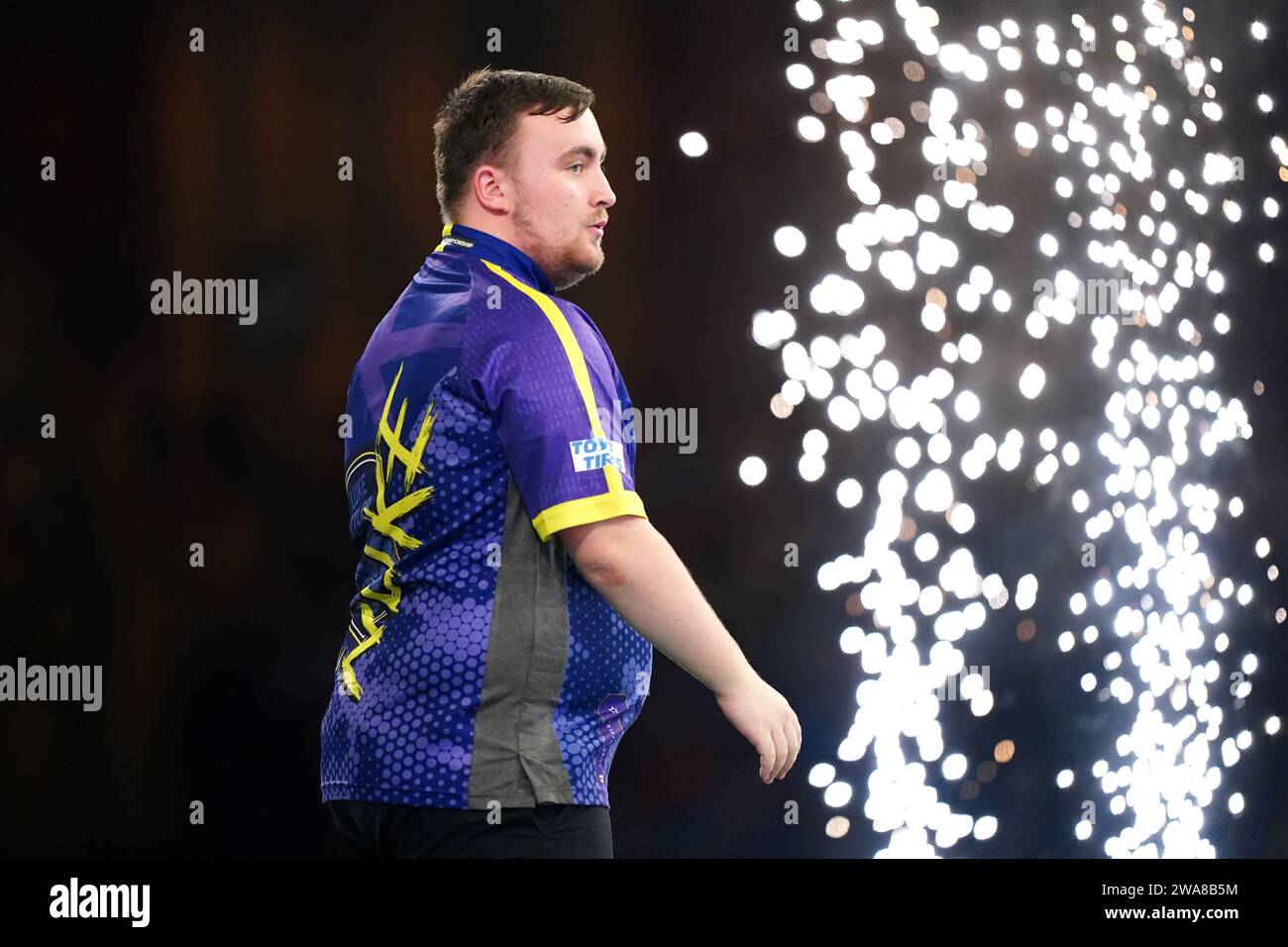 luke littler vs rob cross 0037