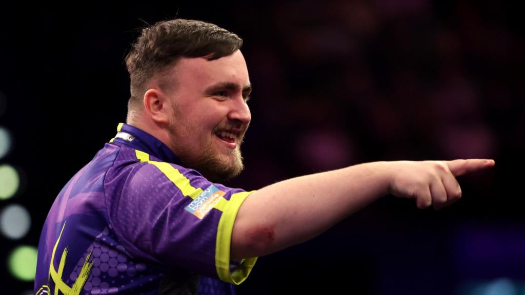 luke littler vs rob cross 0044