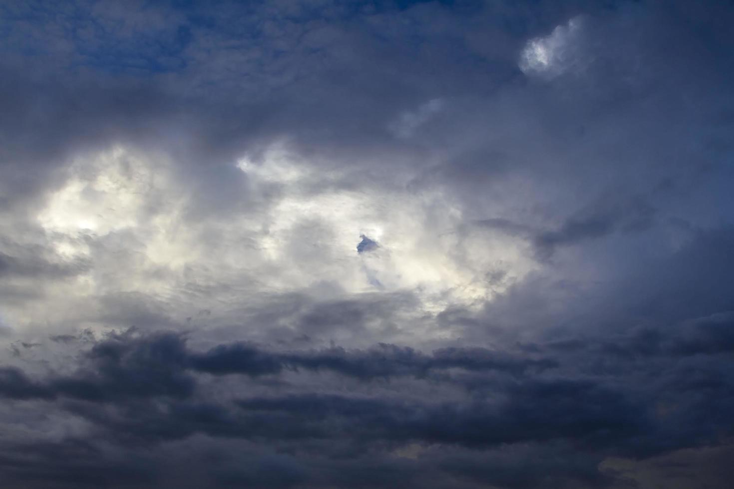 many clouds 0034