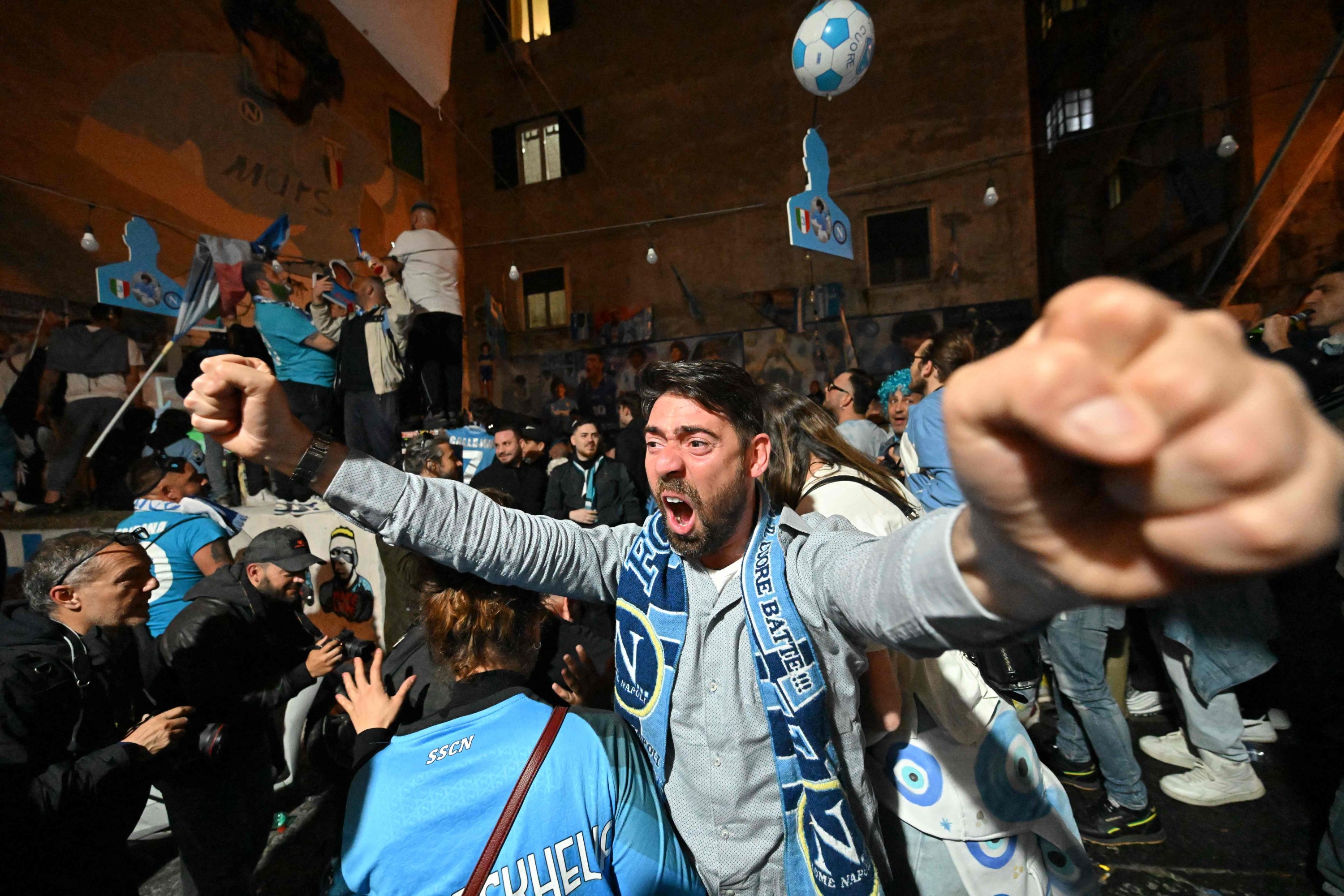 maradona celebration 0056