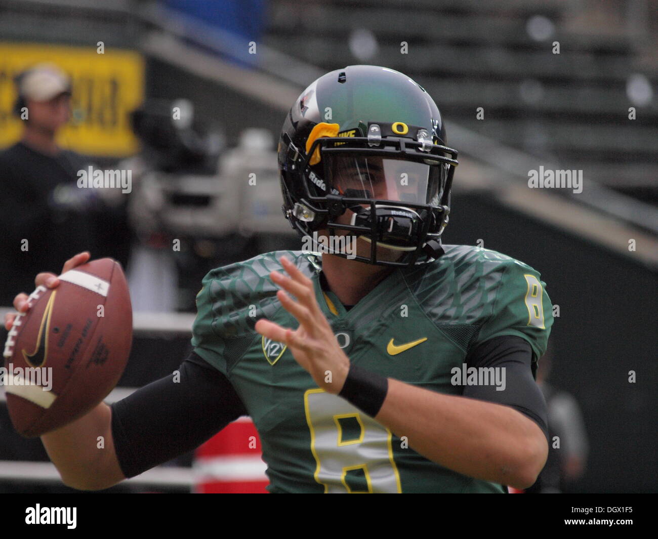 Marcus Mariota digital prints.