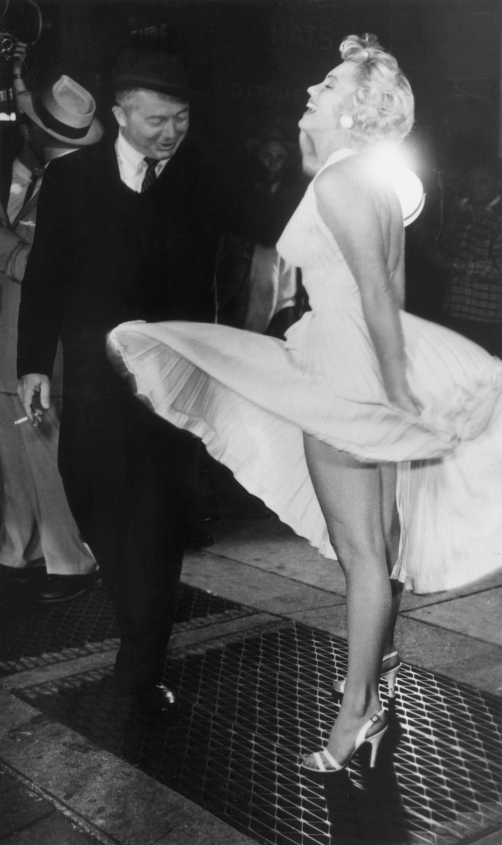 marilyn monroe black and white dress 0031